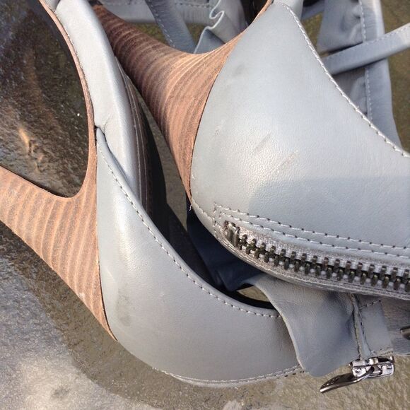 BCBGMAXZRIA Gray Leather Sandals - Picture 5 of 6